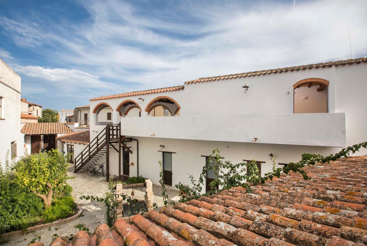 Domu Elvira Hotel Muravera Bagian luar foto